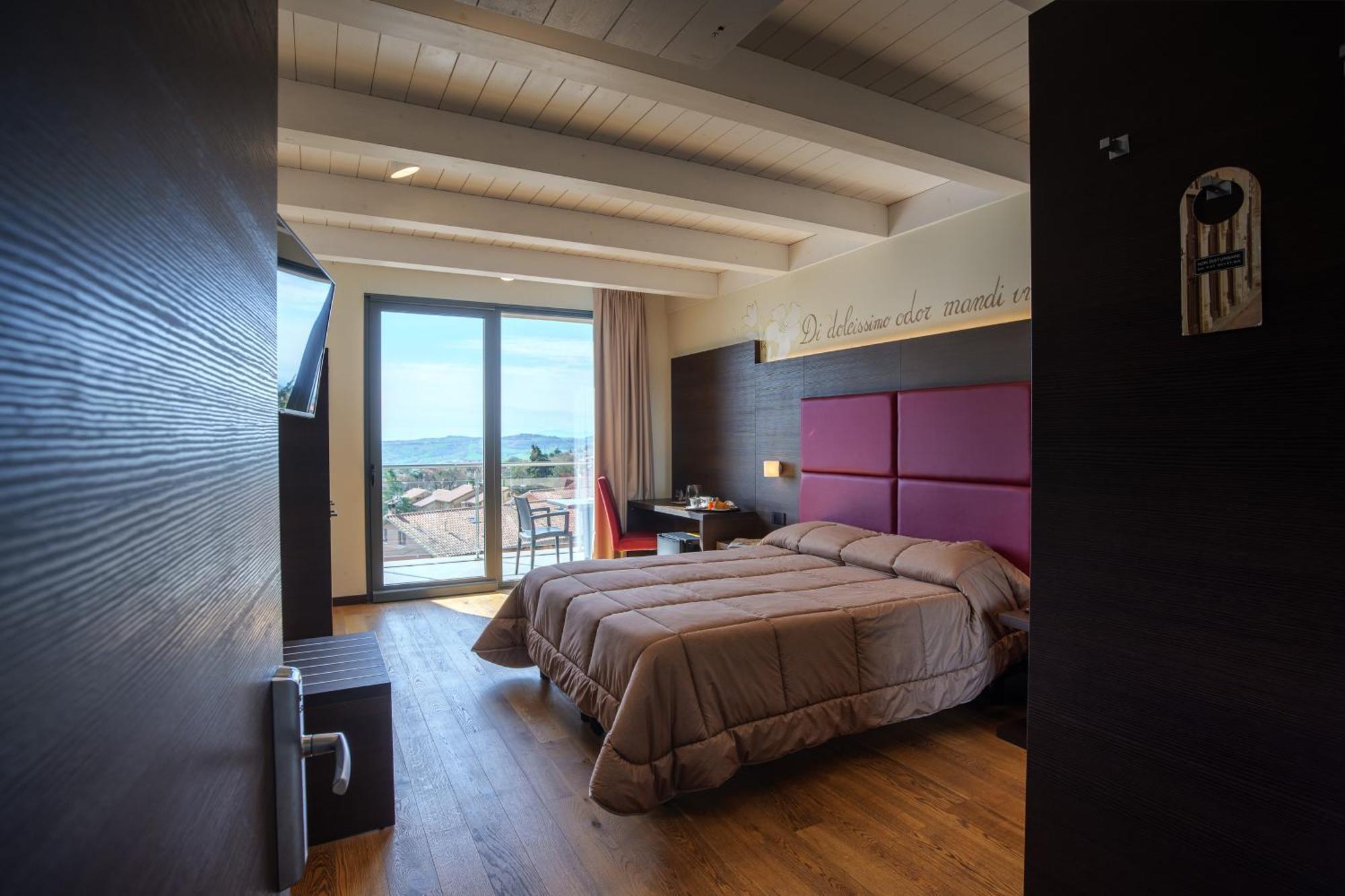 Hotel Ristorante Da Tonino Реканати Екстериор снимка